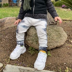 *SOLD*. Toddler NIKE Huarrache white size US 6C